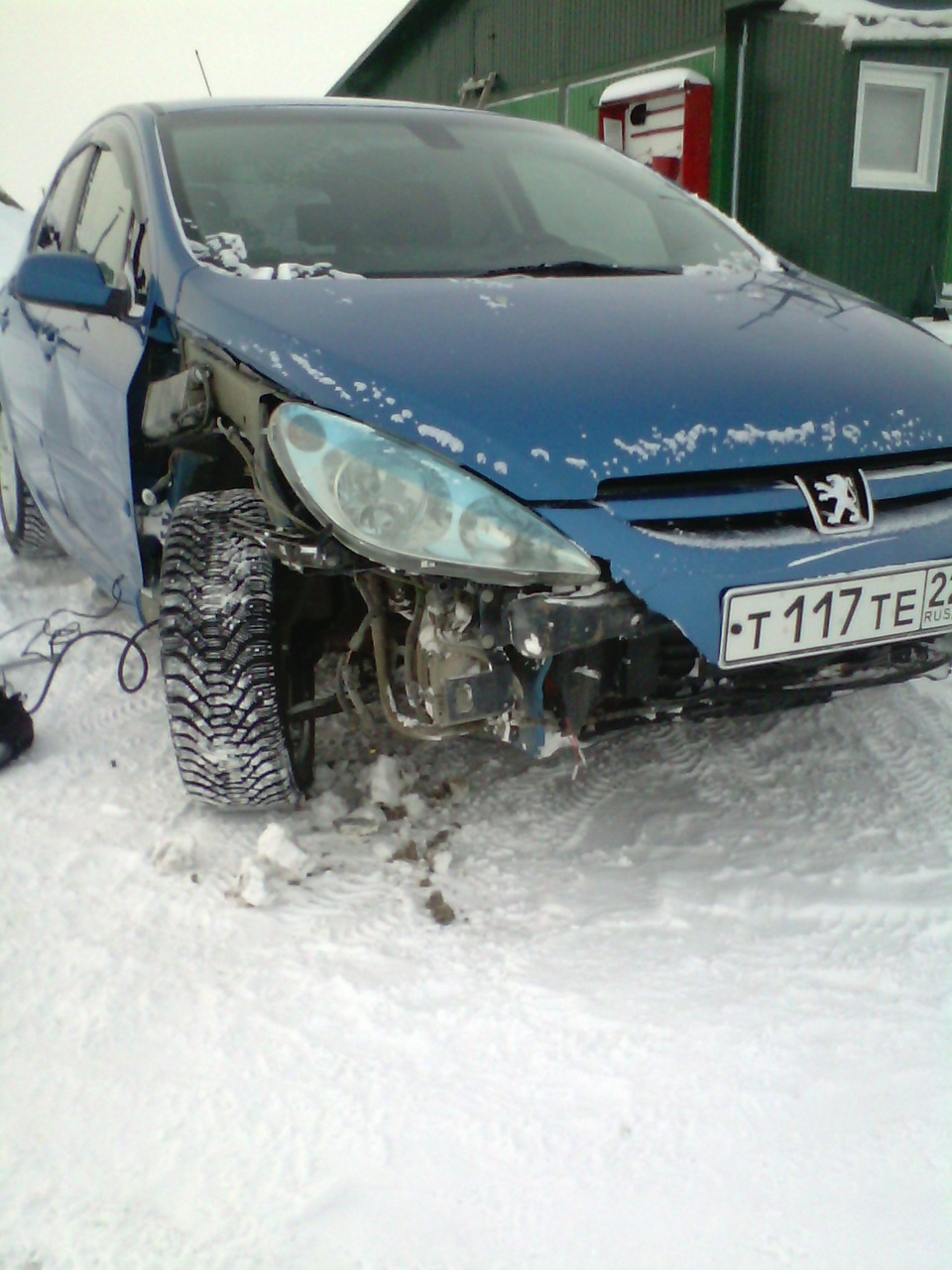 Сломалось крепление и оторвало входящую трубку насоса ЭГУРа — Peugeot 307