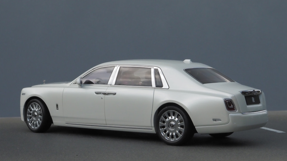 1/18 Rolls Royce Phantom VIII, 2018 (KengFai L.E. 176/299