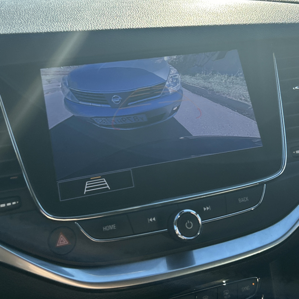 Картинка с камеры заднего вида — Opel Astra K