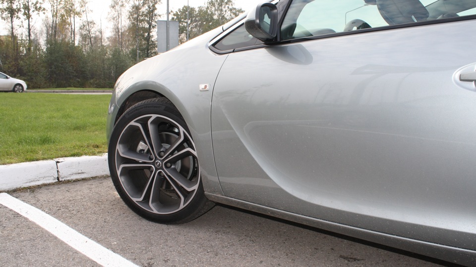 Opel Astra GTC 2.0DTJ Silver Lake 20"