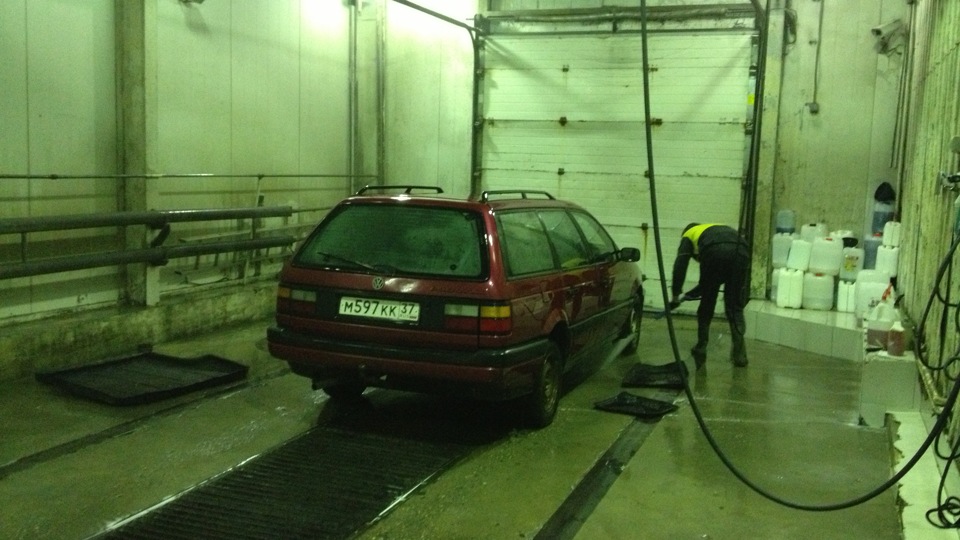 Volkswagen Passat Variant Вишня