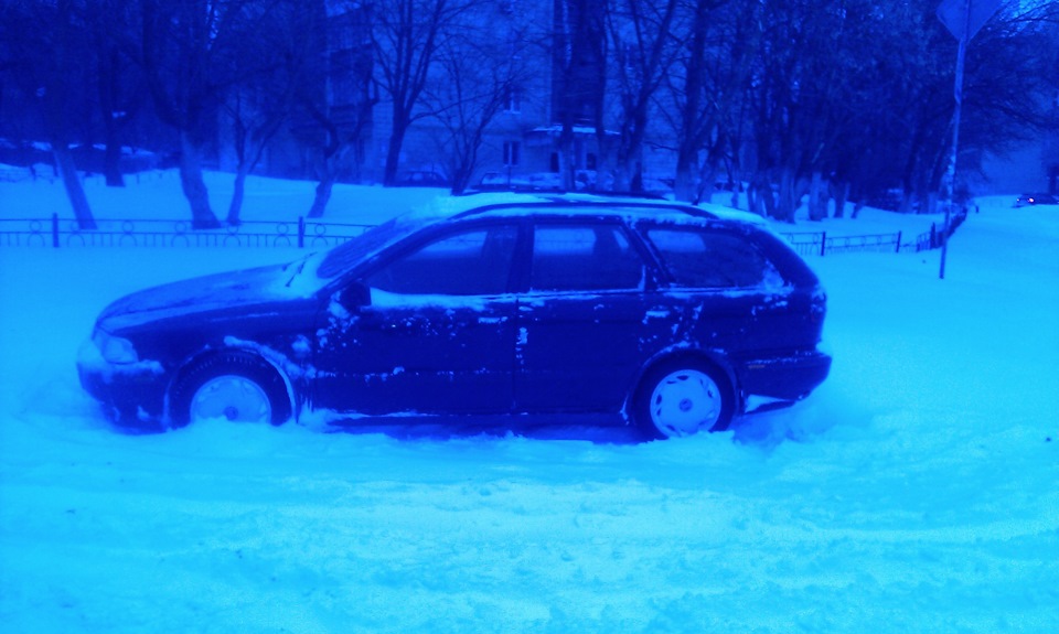 …даже снега меньше стало… — Volvo V40 (1G)