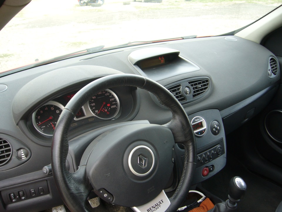 Фото в бортжурнале Renault Clio Sport III