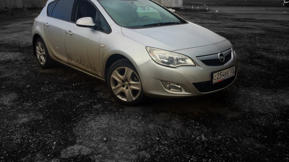 Opel Astra Зираэль