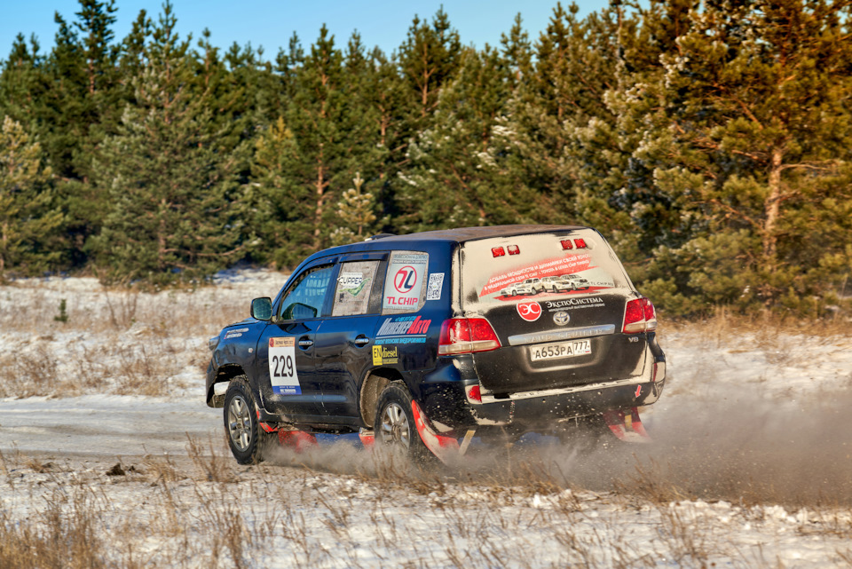 Фото в бортжурнале Toyota Land Cruiser 200