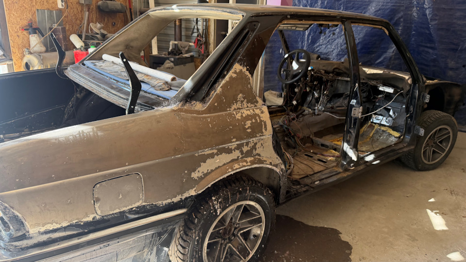 Фото в бортжурнале BMW 5 series (E28)