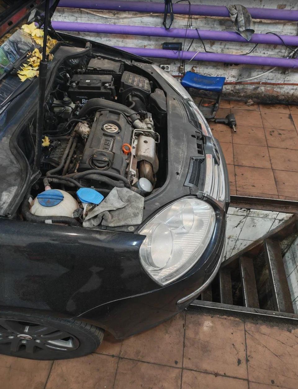 Замена масла и фильтра на 5-6 тыс. ВМПАВТО Motive SN 5W-30. — Volkswagen Jetta V