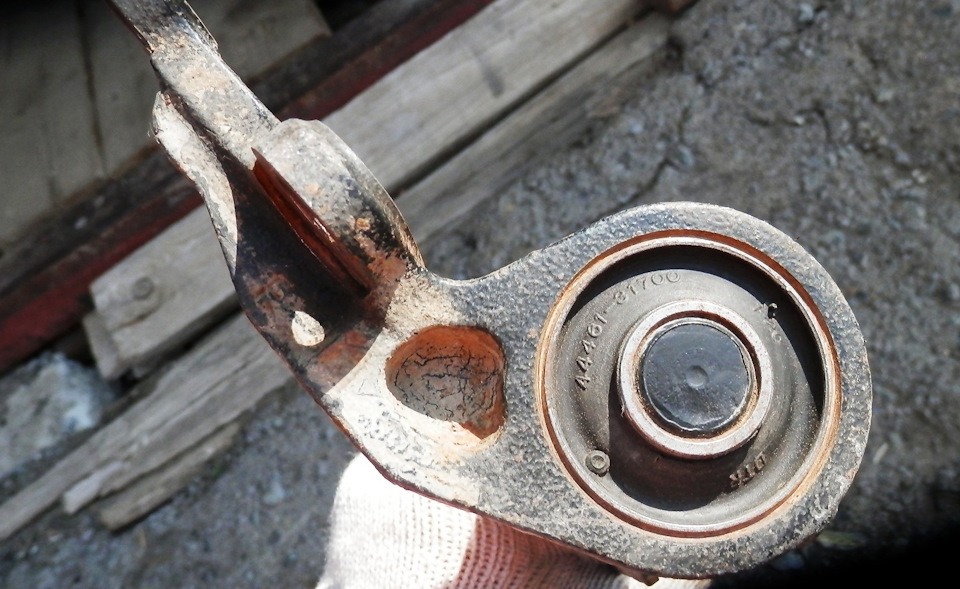 44461-31700 — Nissan Almera Classic (B10)