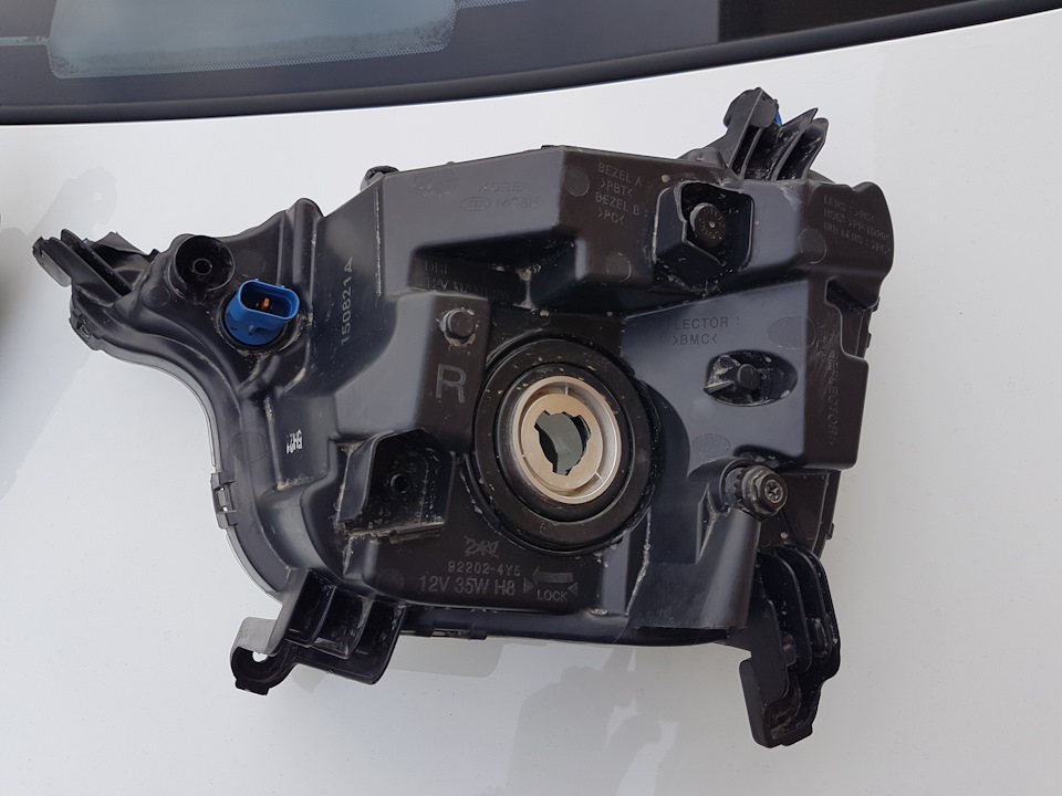 Задняя часть правой Ракурс 1 — KIA Rio (3G)
