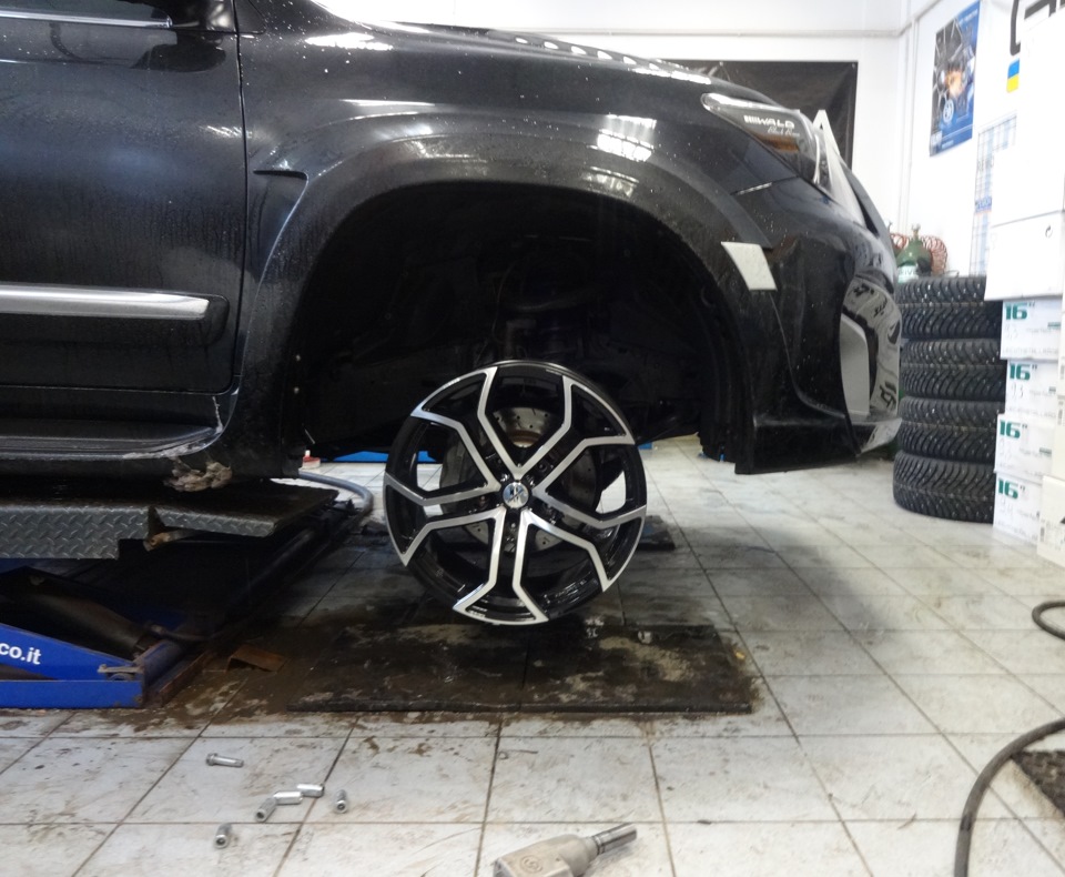 Фото в бортжурнале Lexus LX (URJ200/URJ201)