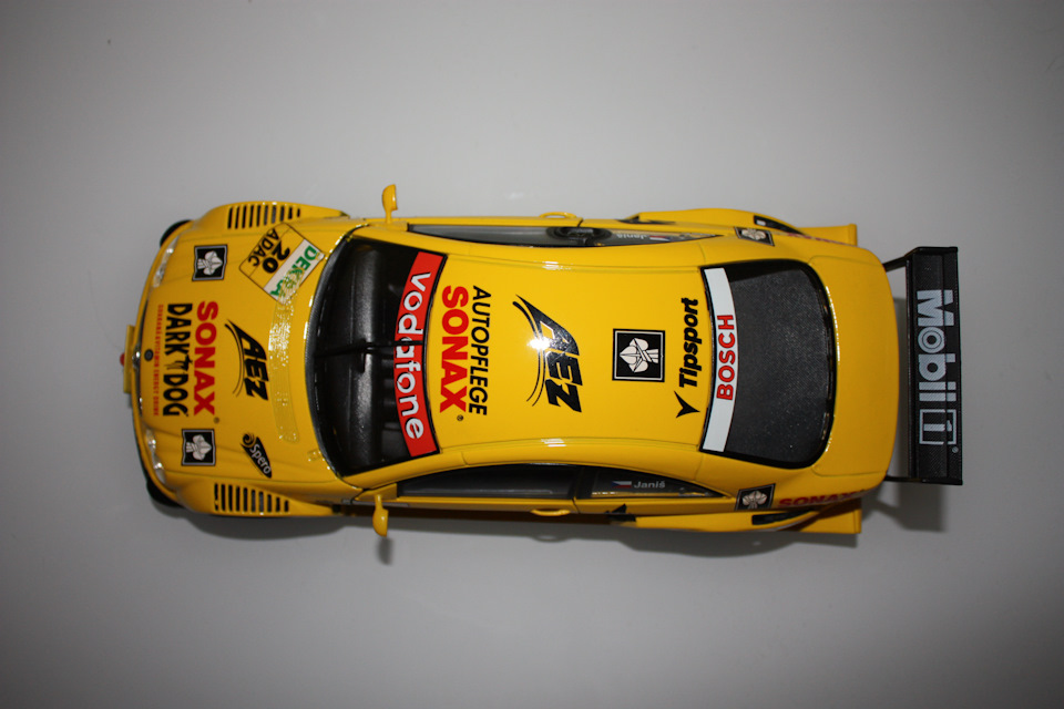 Mercedes-Benz CLK DTM 2004 #20 Jarek Janis (CZE) 1:18 Maisto
