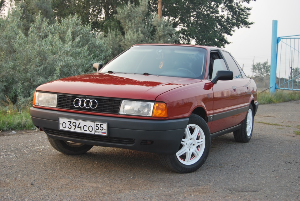 Теперь приятно смотреть на машину — Audi 80 (B3)