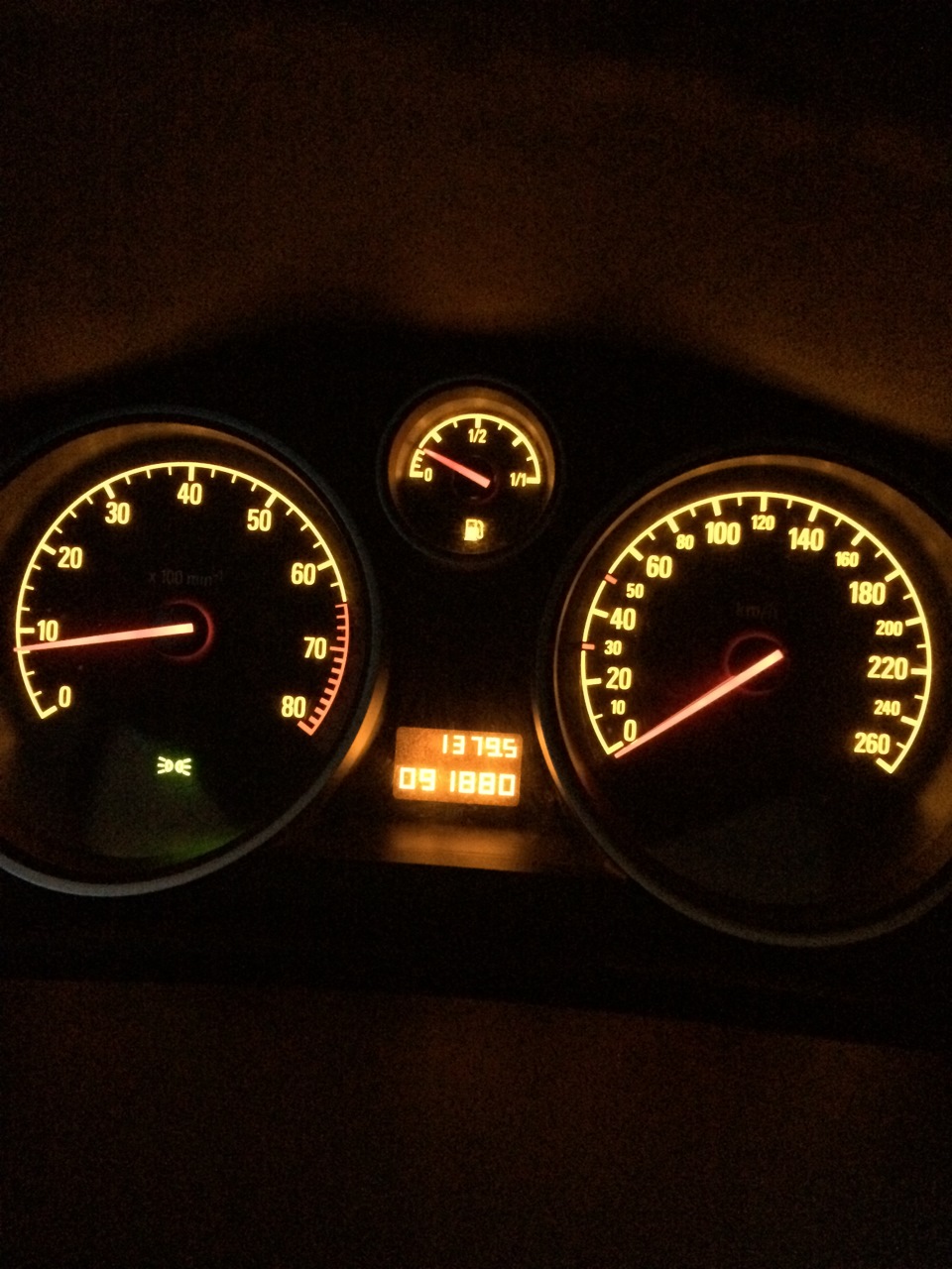 По стрелке в баке примерно 7-8литров — Opel Astra H