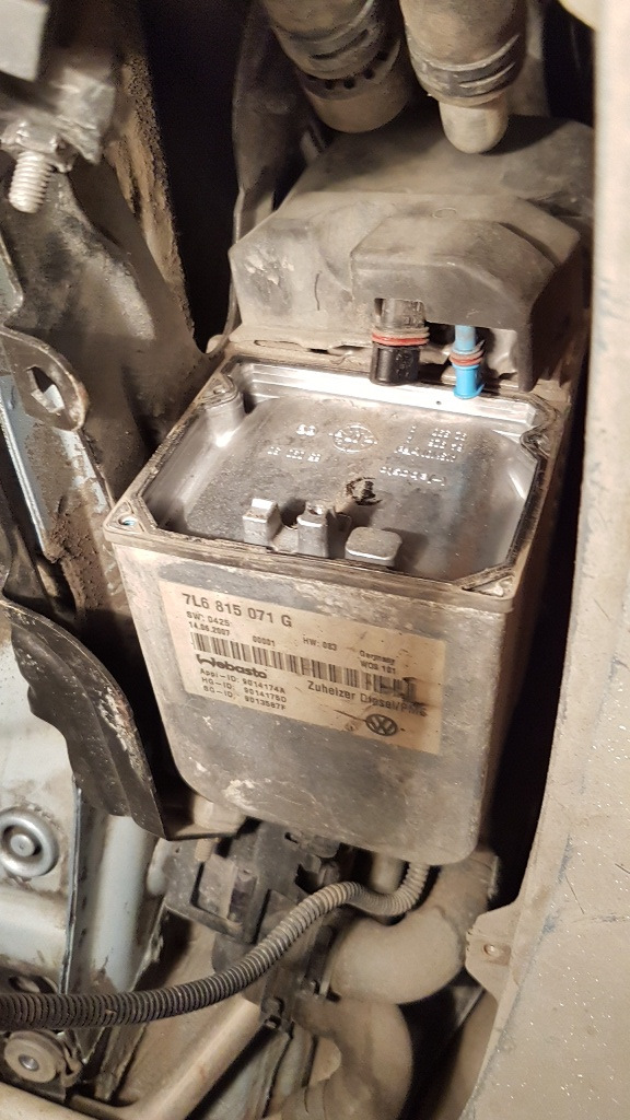 а котёл остался таким на месте — Volkswagen Touareg (1G). Found on photo: 7L6815071G