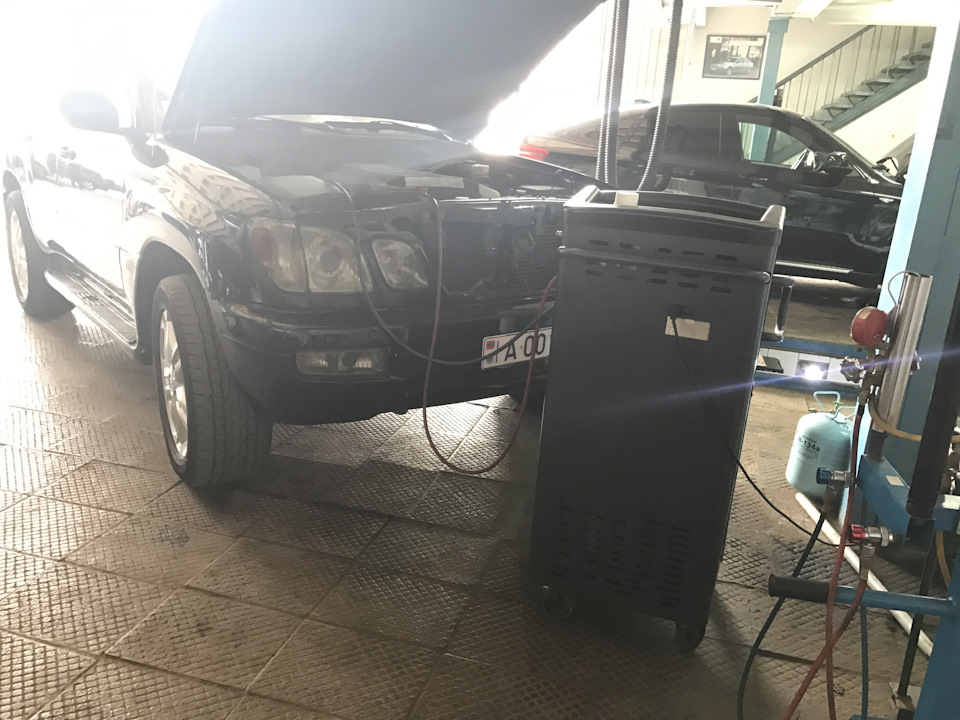 Фото в бортжурнале Lexus LX (UZJ100)