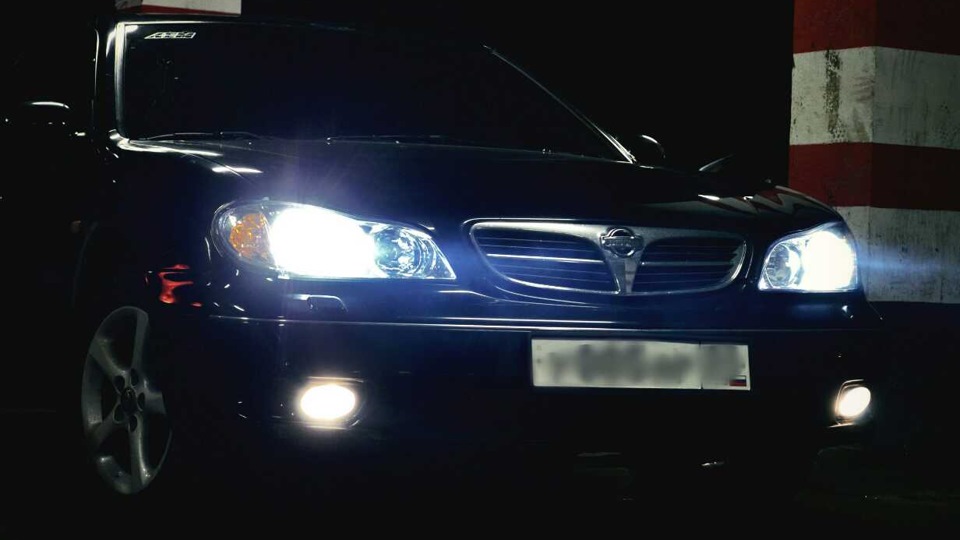 Nissan Maxima QX Черный Ястреб