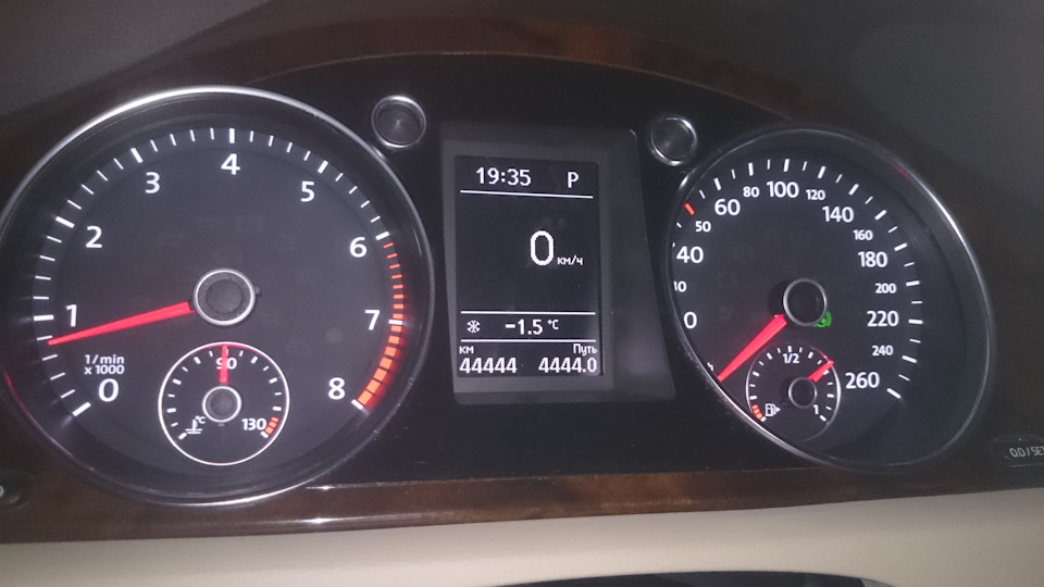 Фото в бортжурнале Volkswagen Passat B7. Запчасти на фото: 444444444