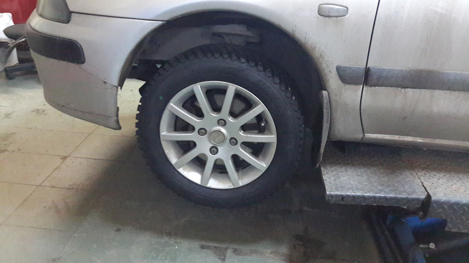 Фото в бортжурнале Mitsubishi Carisma