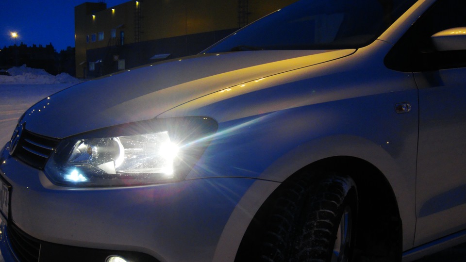 Volkswagen Polo Sedan Серебряный Пилигрим