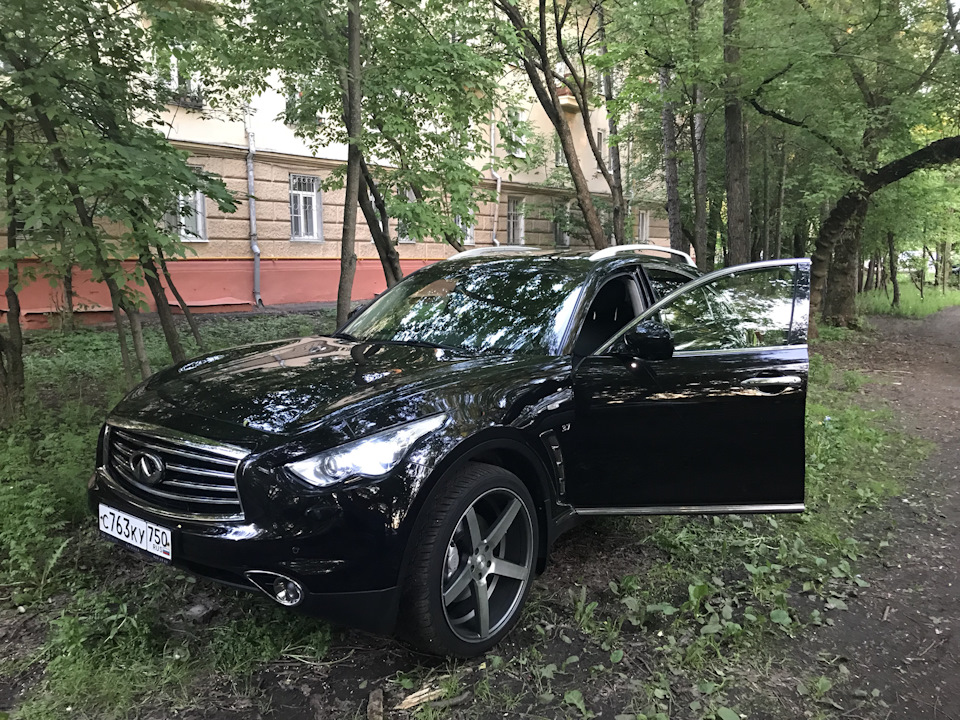 Фото в бортжурнале Infiniti QX70
