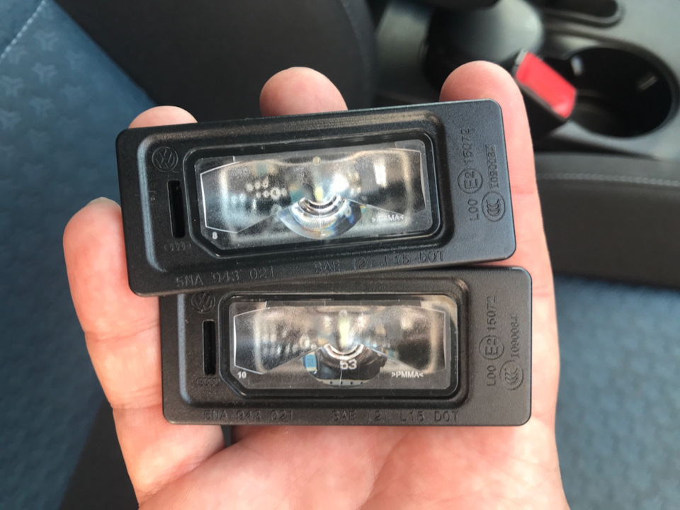 Фото в бортжурнале Volkswagen Jetta VI. Запчасти на фото: 5NA943021