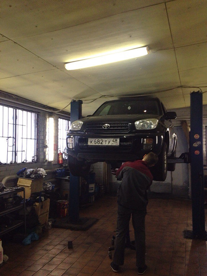 Фото в бортжурнале Toyota RAV4 (II)