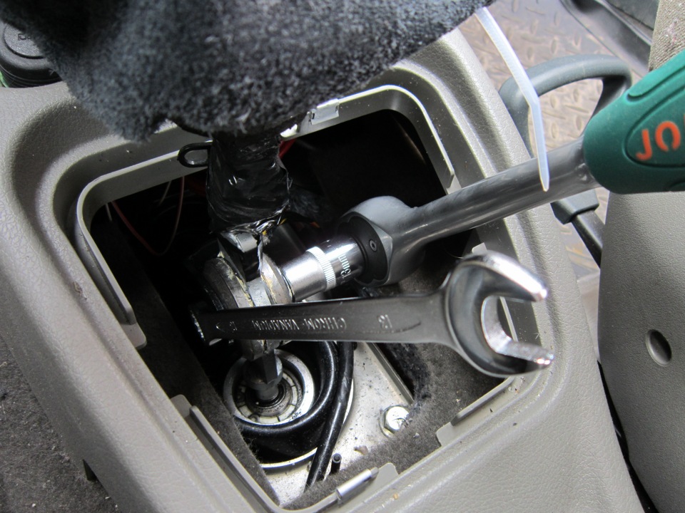ключ на 13 — Lada Kalina hatchback (1G)