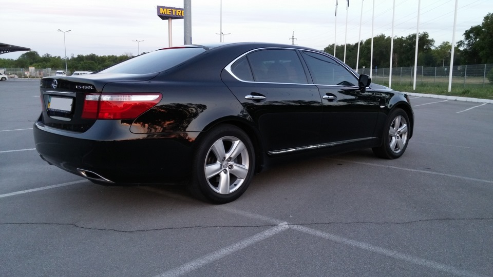 Ну и наконец внешний вид авто Lexus LS460 с установленными секретками… Кто-нибудь видит секретки?))) Цель достигнута! — Lexus LS (USF40/41)