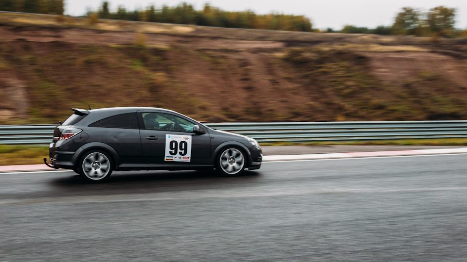 Opel Astra GTC sleeper