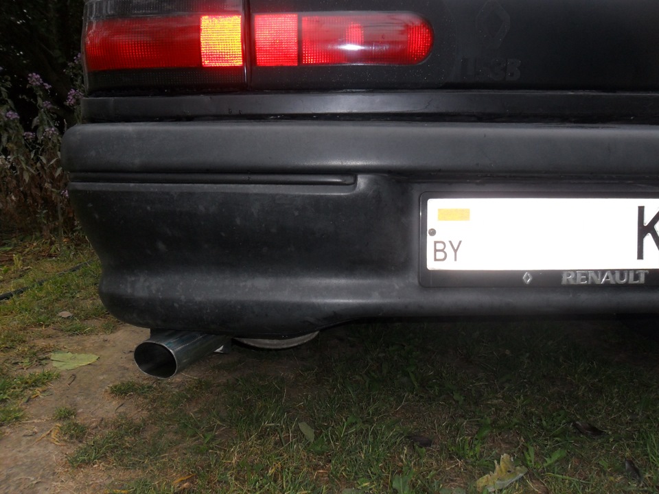 Вот так выпирает — Renault 19
