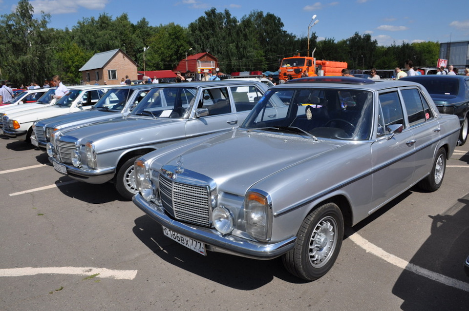 Фото в бортжурнале BMW 7 series (E23)