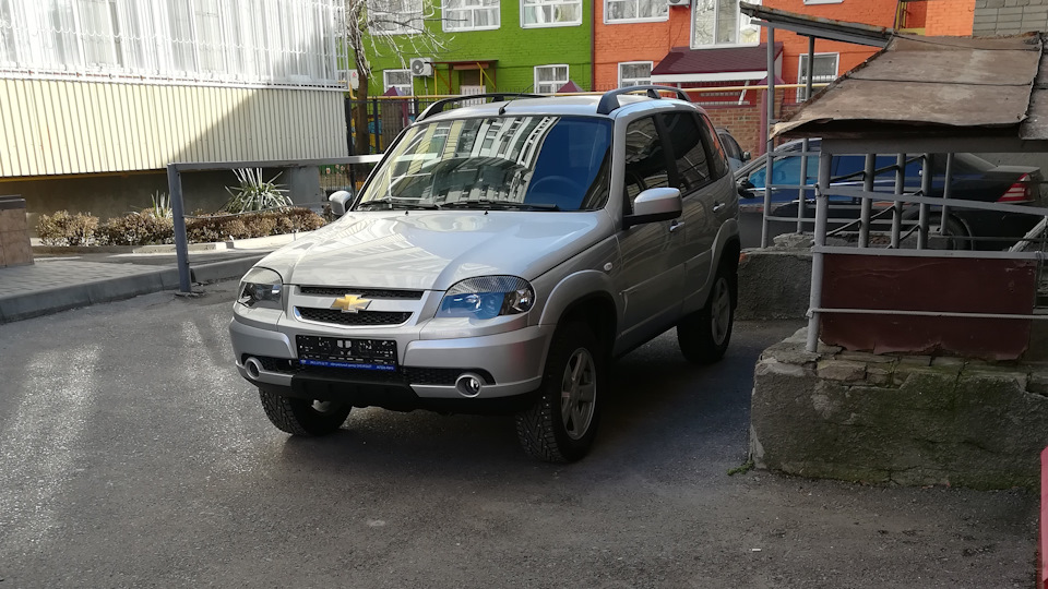 Chevrolet Niva "жидкое серебро"