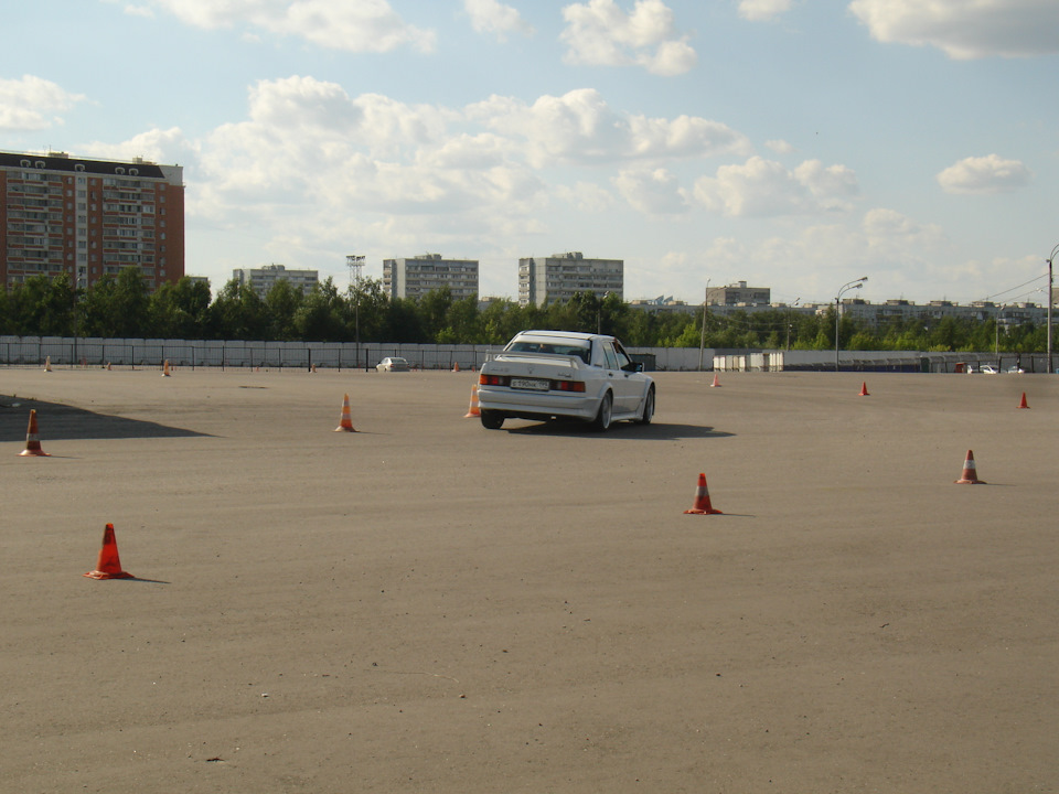 Фото в бортжурнале Mercedes-Benz 190 (W201)