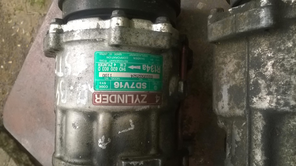 Фото в бортжурнале Volkswagen Passat Variant (B3). Запчасти на фото: 1H0820803D