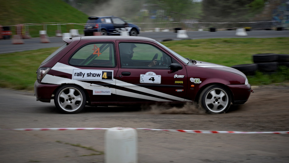 Ford Fiesta спортивный автомобиль
