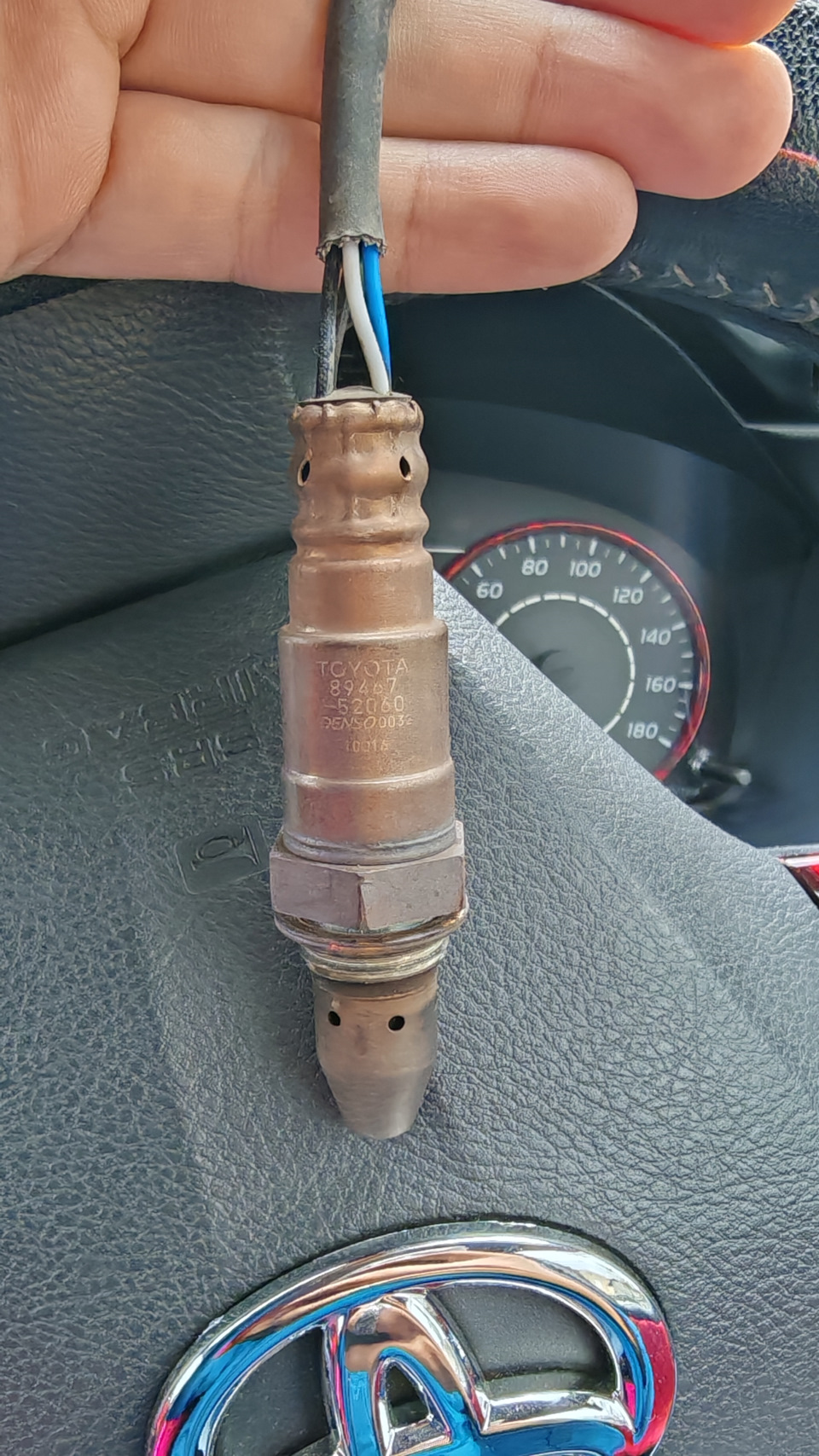 Замена лябда-зонда на Toyota Wish 20, а также масла в вариаторе и