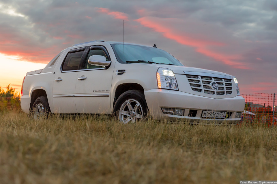 Фото в бортжурнале Cadillac Escalade (3G)