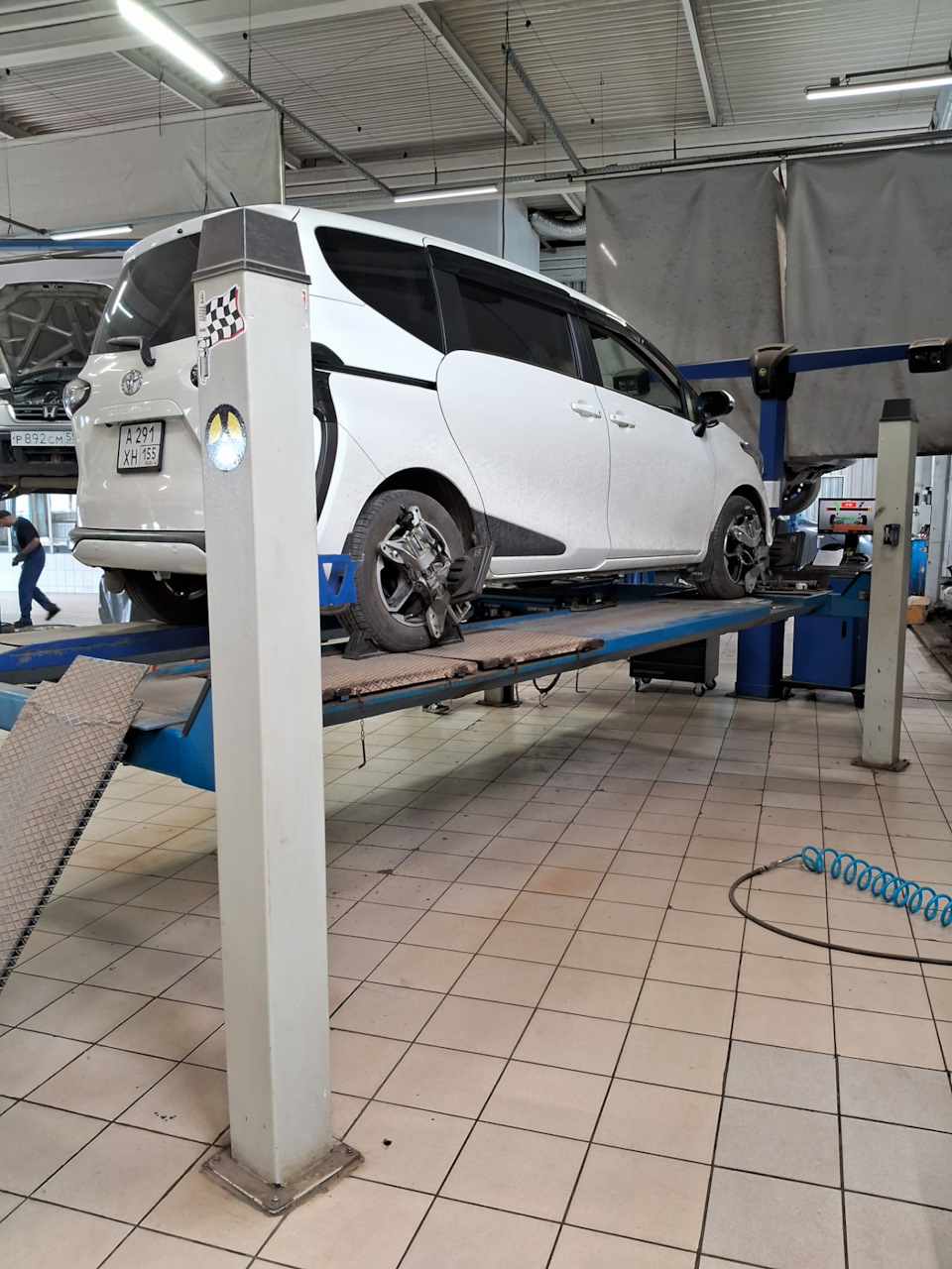 Фото в бортжурнале Toyota Sienta (2G)