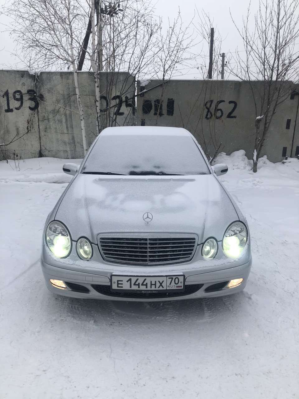 Фото в бортжурнале Mercedes-Benz E-Class (W211)