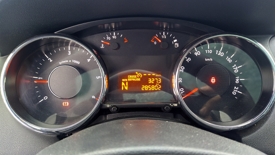 Фото в бортжурнале Peugeot 5008 (1G)