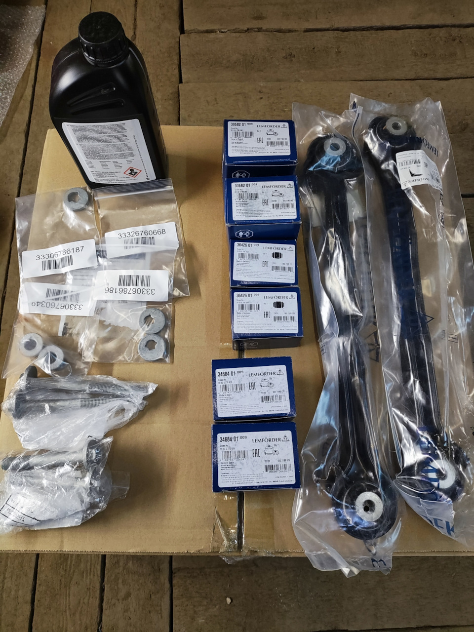 Сам наборчик — BMW 3 series Coupe (E92). Found on photo: 33306786187, 33326760668, 3058201, 3068201, 3642601, 3468401