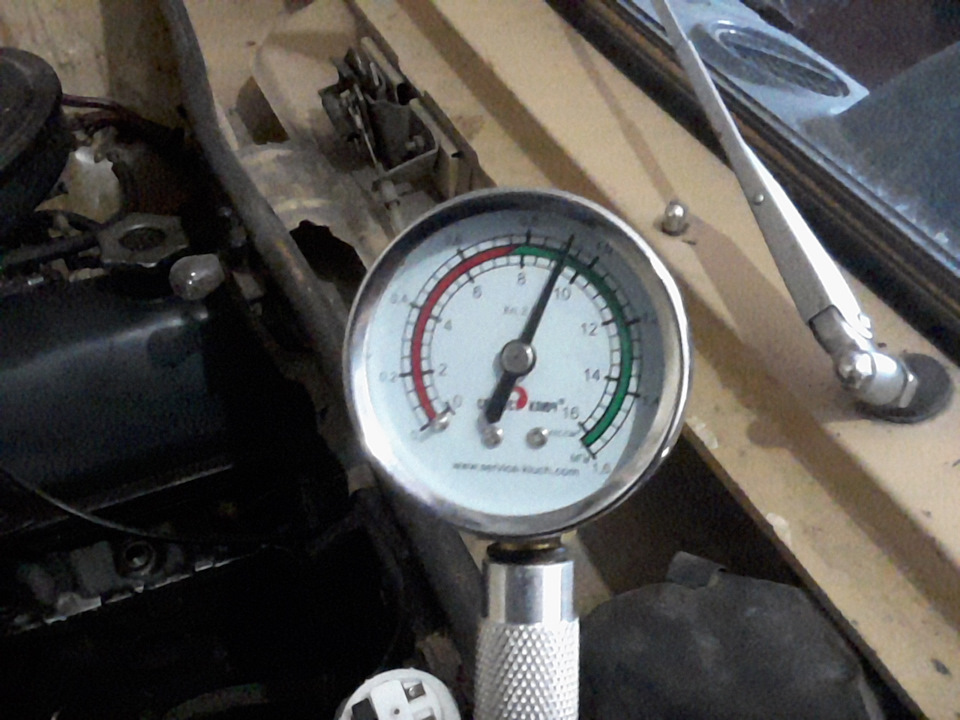 2. Первый цилиндр — 9.4кг/см2. — Lada 2101