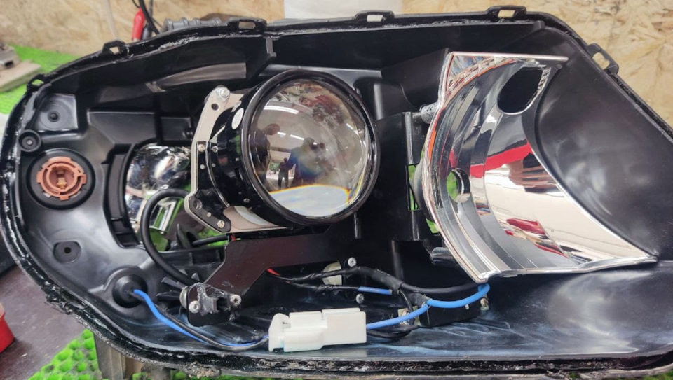 Установка LED-линзы — Subaru Tribeca B9