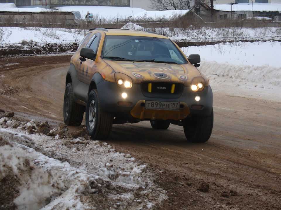 Фото в бортжурнале Isuzu VehiCross