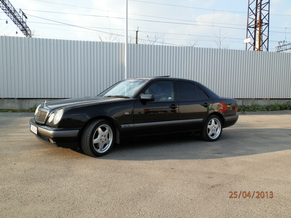 Фото в бортжурнале Mercedes-Benz E-Class (W210)