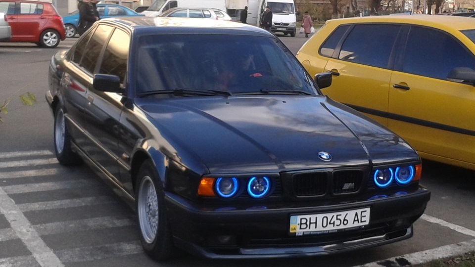 BMW 5 series DIAMANTSCHWARZ METALLIC