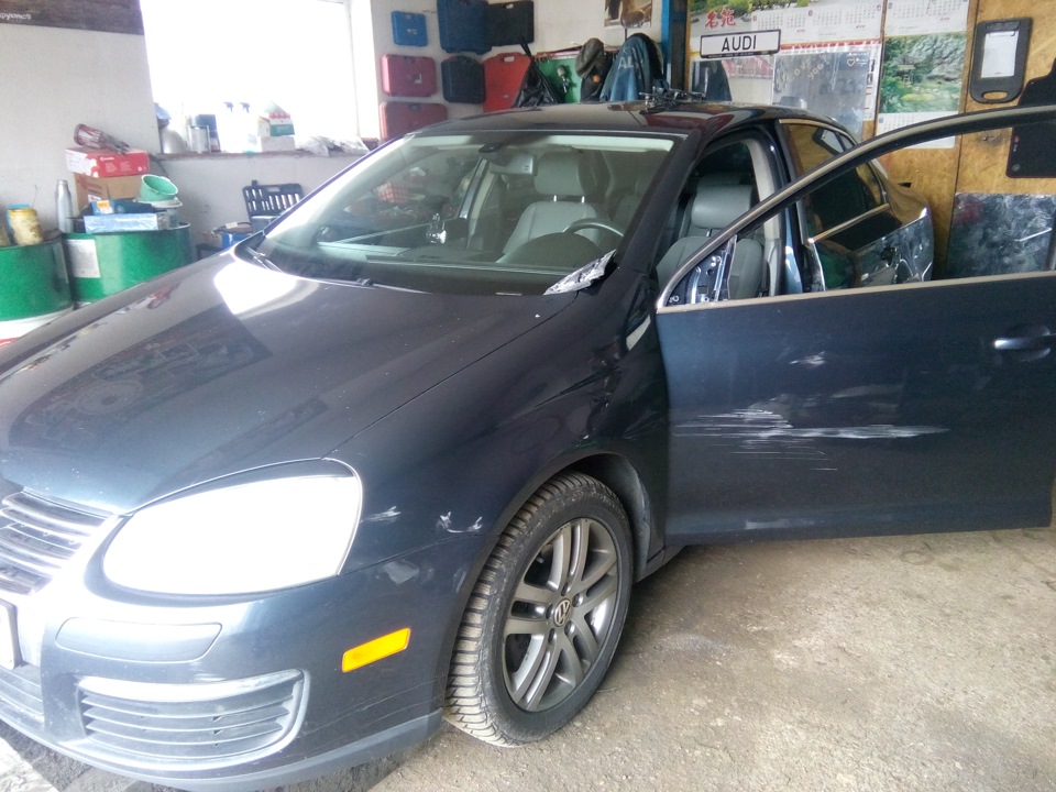 Фото в бортжурнале Volkswagen Jetta V