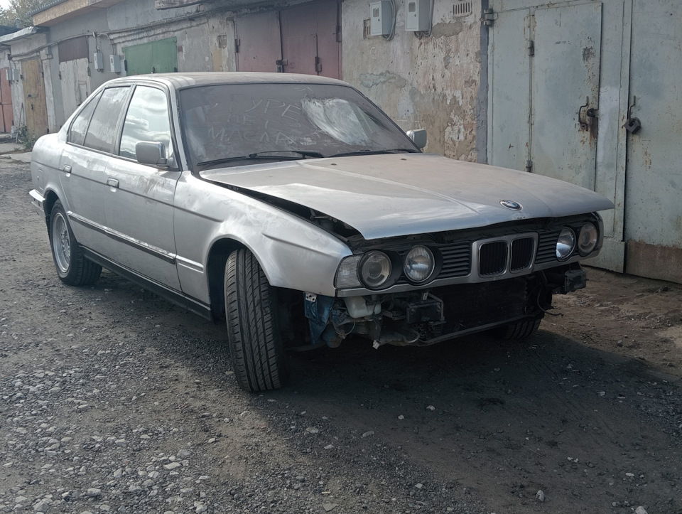 4 — BMW 5 series (E34)