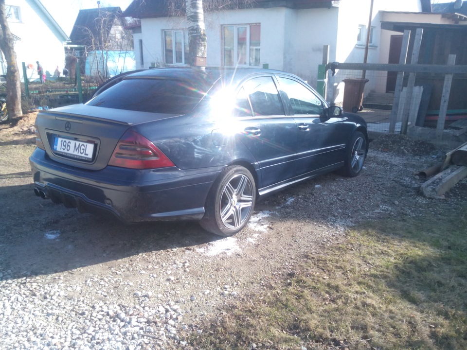 . — Mercedes-Benz C-Class (W203)