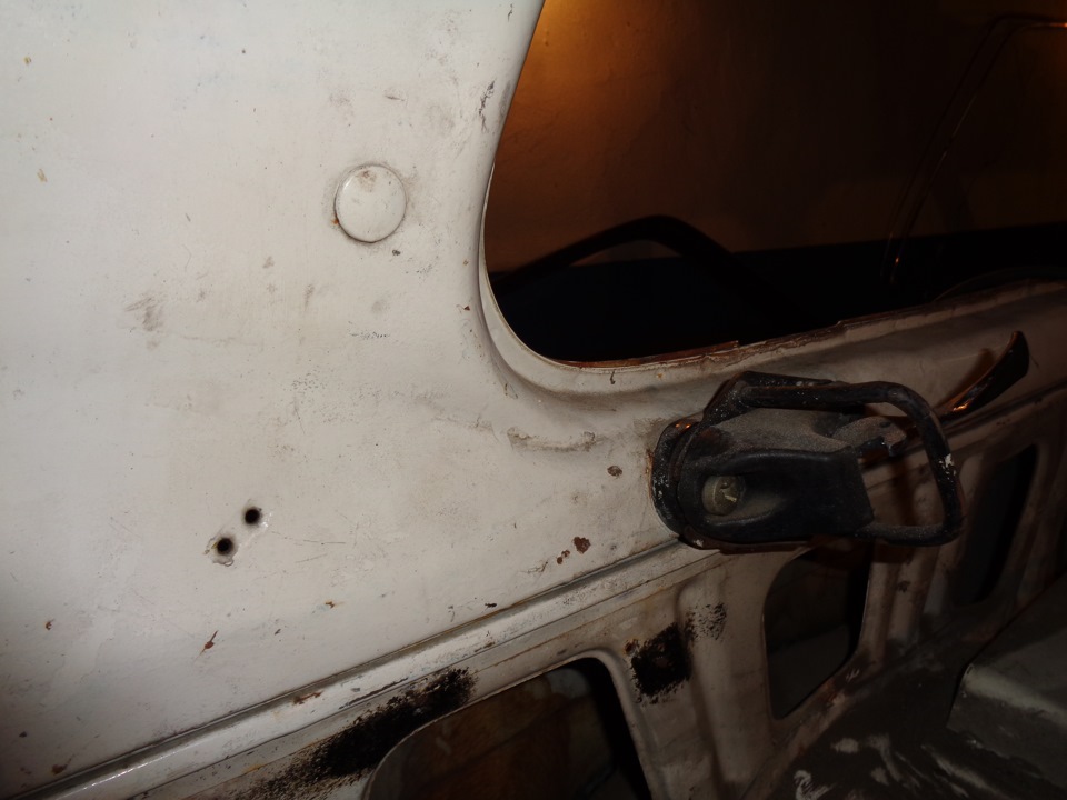 Левая сторона со складкой… — Lada 4x4 3D